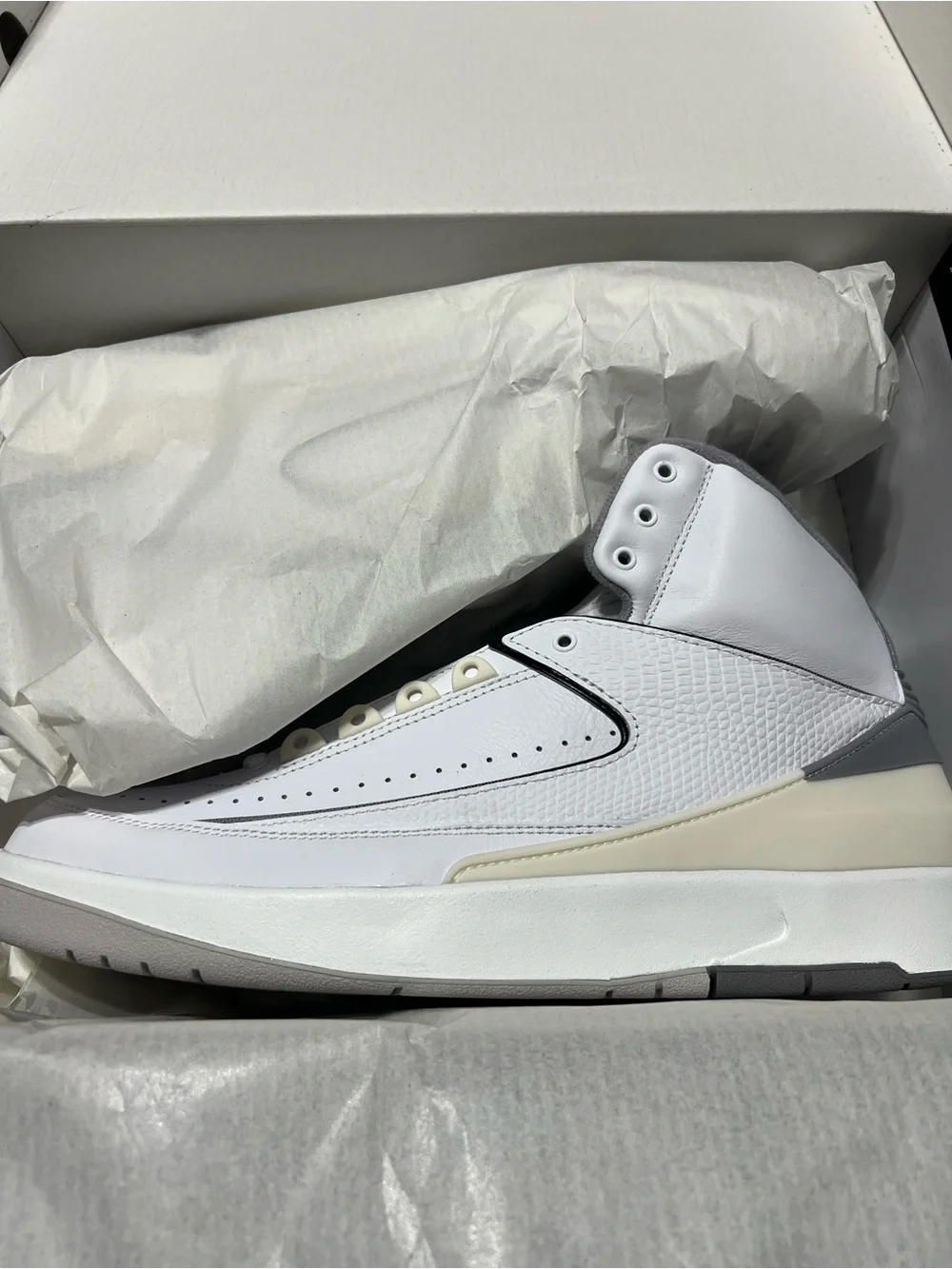 Air Jordan 2 Retro Size 11 New in Box